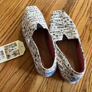 TOMS inspired canvas W9